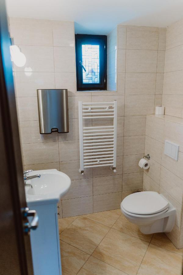 Vila Alsace Podu' Cu Lanturi Bacău Exteriér fotografie